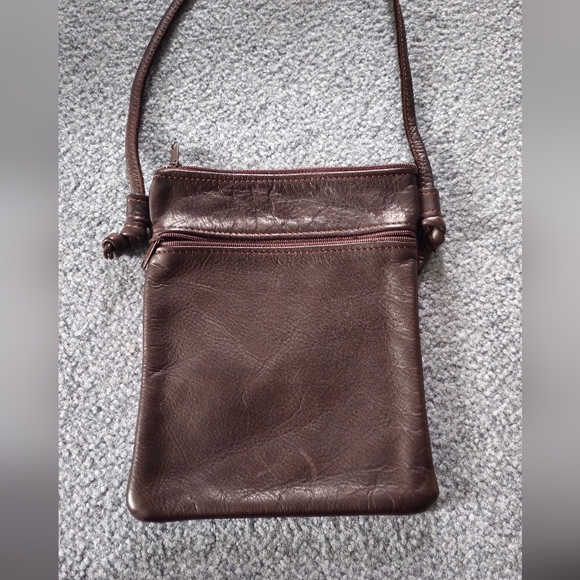 Beautiful Little Crossbody - Picture 3 of 4
